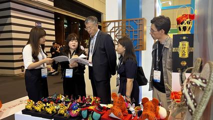 游戲人物'秀'牛肉面技藝 在香港邂逅甘肅非遺文化傳媒活動(dòng)